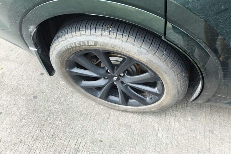 Used Li Auto ONE 2021 Extended-Range 6-Seater Version Right Rear Wheel Hub
