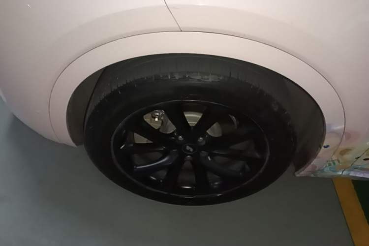 Used Li Auto ONE 2021 Extended-Range 6-Seater Version Left Front Wheel Hub