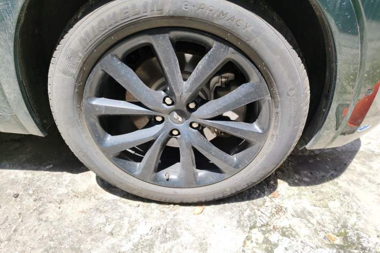 Used Li Auto ONE 2021 Extended-Range 6-Seater Version Right Front Wheel Hub