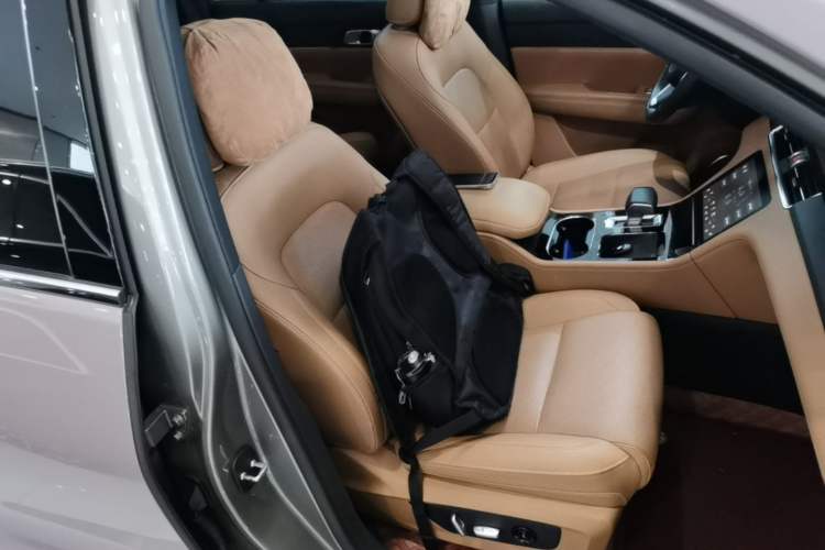 Used Li Auto ONE 2021 Extended-Range 6-Seater Version Right Front Seat