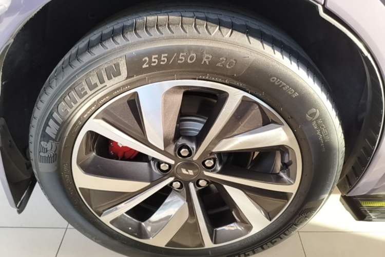 Used Li Auto ONE 2021 Extended-Range 6-Seater Version Right Rear Wheel Hub