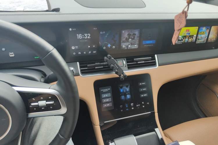 Used Li Auto ONE 2021 Extended-Range 6-Seater Version Audio And AC Panel