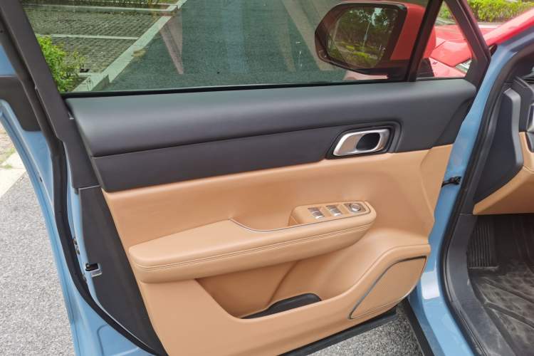 Used Li Auto ONE 2021 Extended-Range 6-Seater Version Interior 5
