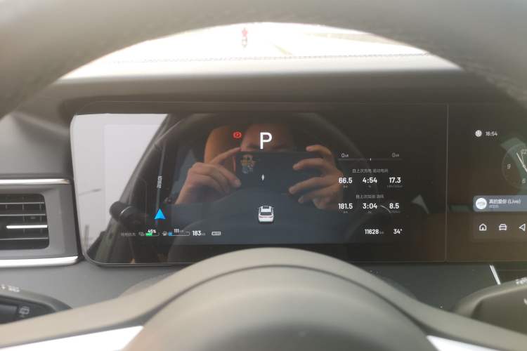 Used Li Auto ONE 2021 Extended-Range 6-Seater Version Odometer Close Up