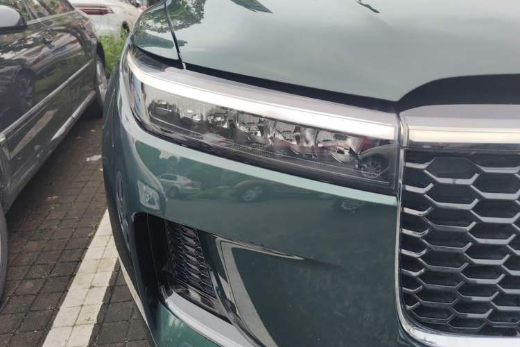 Used Li Auto ONE 2021 Extended-Range 6-Seater Version Right Front Headlight