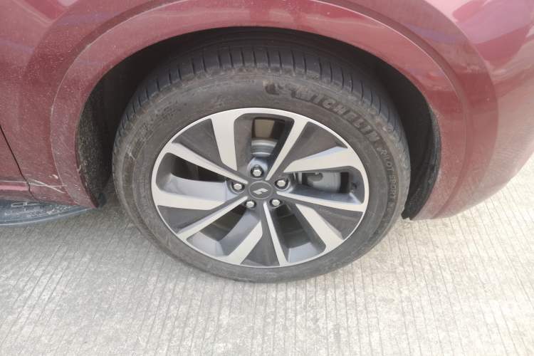 Used Li Auto ONE 2021 Extended-Range 6-Seater Version Right Front Wheel Hub