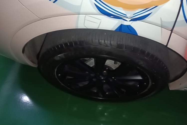 Used Li Auto ONE 2021 Extended-Range 6-Seater Version Right Rear Wheel Hub
