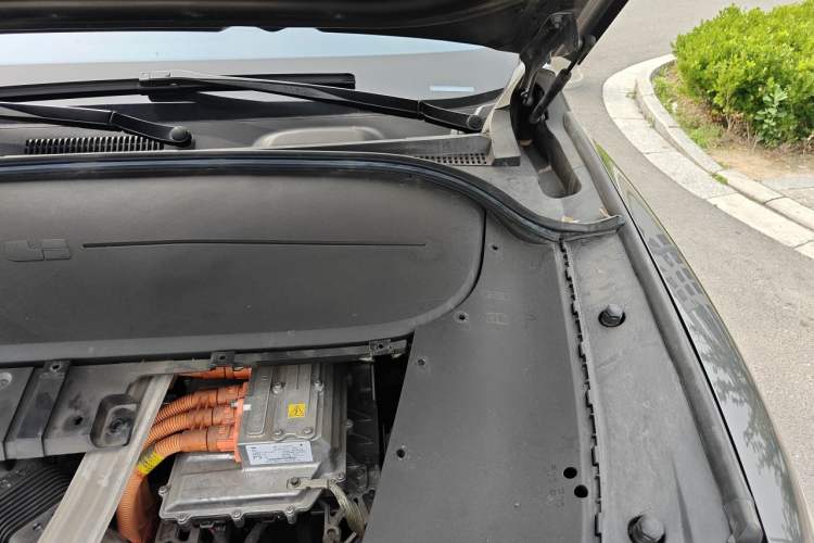 Used Li Auto ONE 2021 Extended-Range 6-Seater Version Engine Bay Left