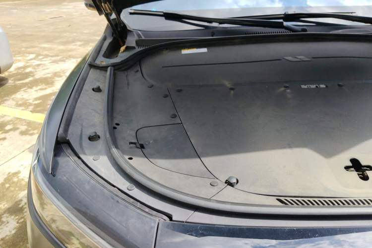 Used Li Auto ONE 2021 Extended-Range 6-Seater Version Engine Bay Right