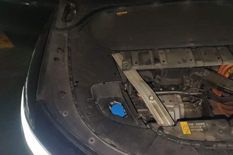Used Li Auto ONE 2021 Extended-Range 6-Seater Version Engine Bay Right