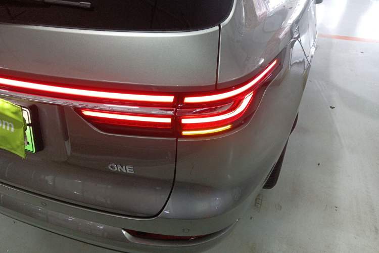 Used Li Auto ONE 2021 Extended-Range 6-Seater Version Exterior 3