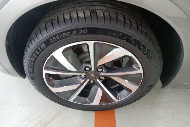 Used Li Auto ONE 2021 Extended-Range 6-Seater Version Exterior 4
