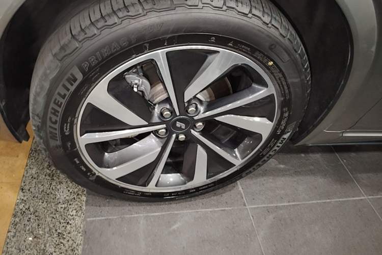 Used Li Auto ONE 2021 Extended-Range 6-Seater Version Exterior 4