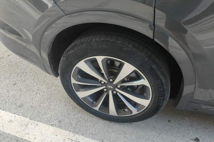 Used Li Auto ONE 2021 Extended-Range 6-Seater Version Exterior 5