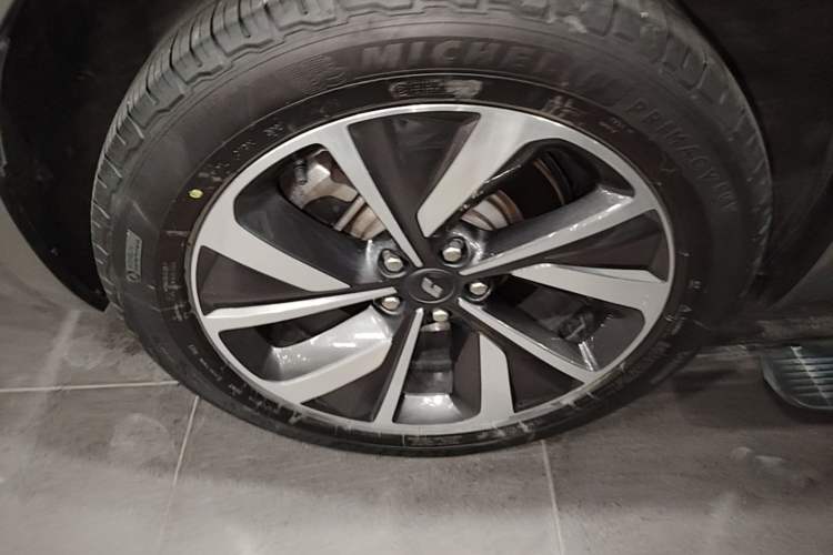 Used Li Auto ONE 2021 Extended-Range 6-Seater Version Exterior 5