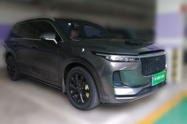 Used Li Auto ONE 2021 Extended-Range 6-Seater Version Front Right 45 Deg