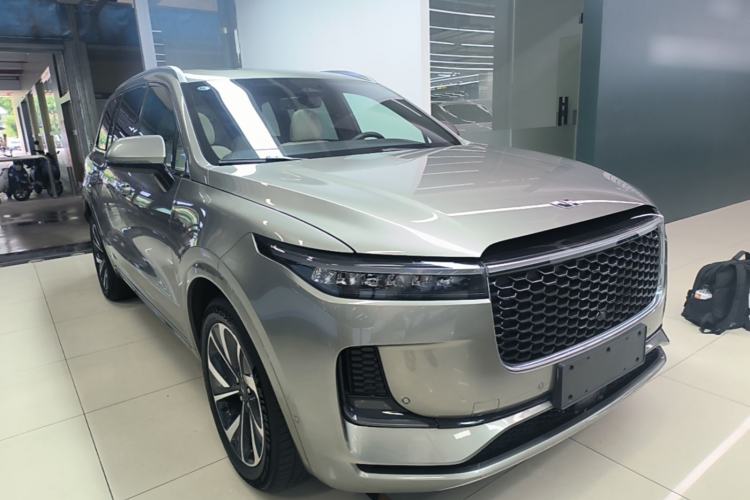 Used Li Auto ONE 2021 Extended-Range 6-Seater Version Front Right 45 Deg