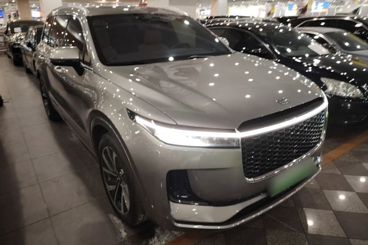 Used Li Auto ONE 2021 Extended-Range 6-Seater Version Front Right 45 Deg