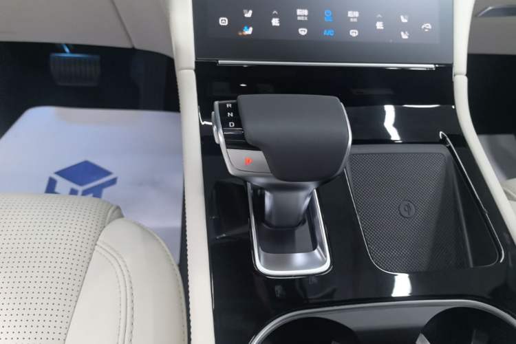 Used Li Auto ONE 2021 Extended-Range 6-Seater Version Gear Lever