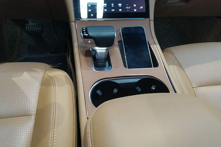 Used Li Auto ONE 2021 Extended-Range 6-Seater Version Gear Lever