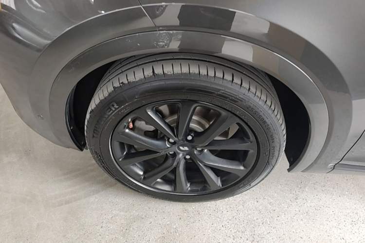 Used Li Auto ONE 2021 Extended-Range 6-Seater Version Left Front Wheel Hub