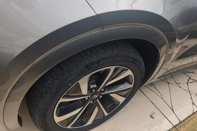 Used Li Auto ONE 2021 Extended-Range 6-Seater Version Left Front Wheel Hub