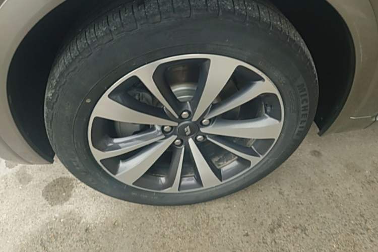 Used Li Auto ONE 2021 Extended-Range 6-Seater Version Left Front Wheel Hub