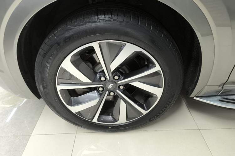 Used Li Auto ONE 2021 Extended-Range 6-Seater Version Left Front Wheel Hub