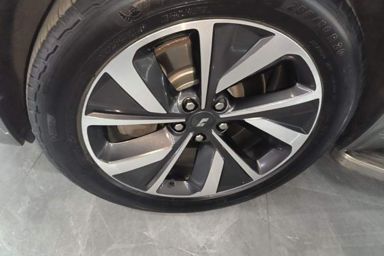 Used Li Auto ONE 2021 Extended-Range 6-Seater Version Left Front Wheel Hub