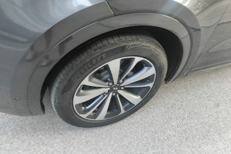Used Li Auto ONE 2021 Extended-Range 6-Seater Version Left Front Wheel Hub