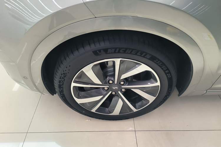 Used Li Auto ONE 2021 Extended-Range 6-Seater Version Left Front Wheel Hub
