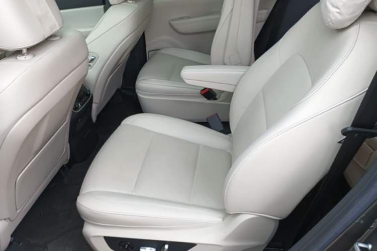 Used Li Auto ONE 2021 Extended-Range 6-Seater Version Left Rear Seat