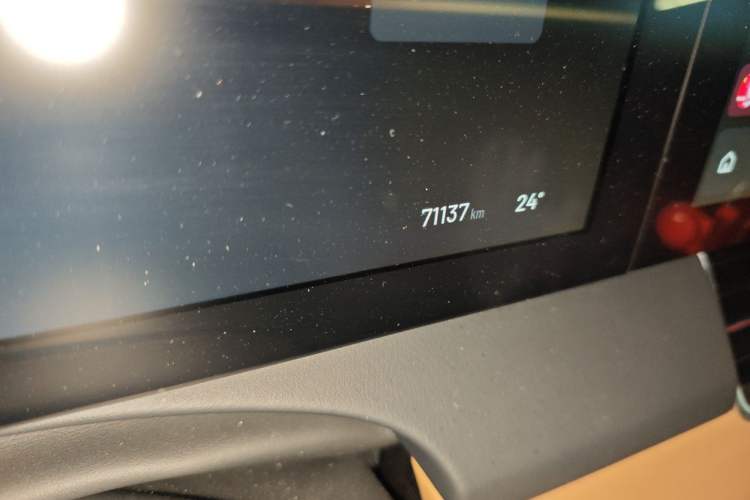 Used Li Auto ONE 2021 Extended-Range 6-Seater Version Odometer Close Up