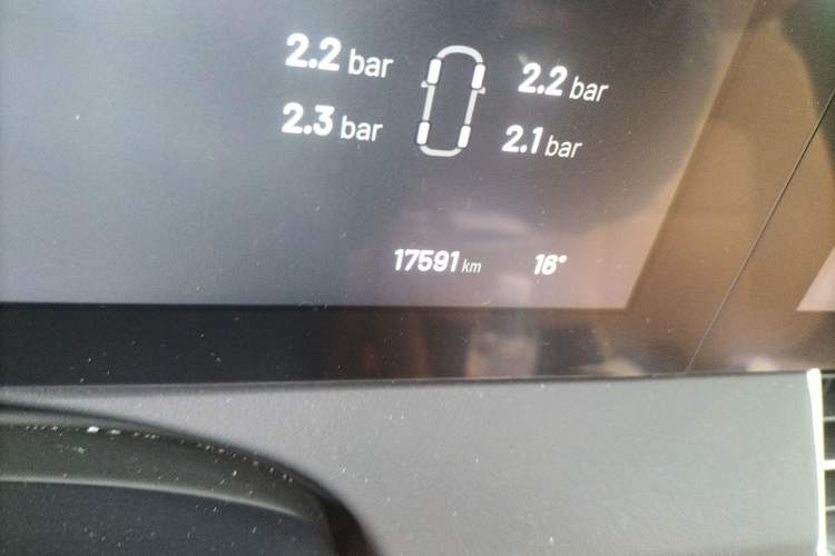 Used Li Auto ONE 2021 Extended-Range 6-Seater Version Odometer Close Up