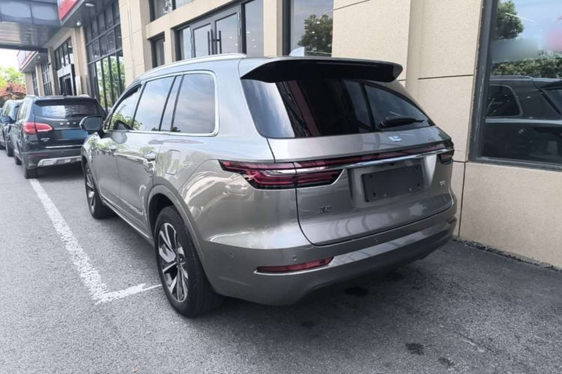 Used Li Auto ONE 2021 Extended-Range 6-Seater Version Rear Left 45 Deg