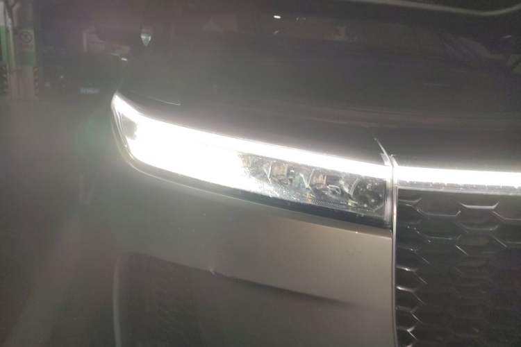 Used Li Auto ONE 2021 Extended-Range 6-Seater Version Right Front Headlight