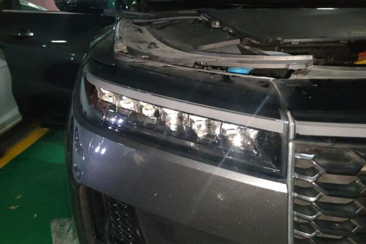 Used Li Auto ONE 2021 Extended-Range 6-Seater Version Right Front Headlight