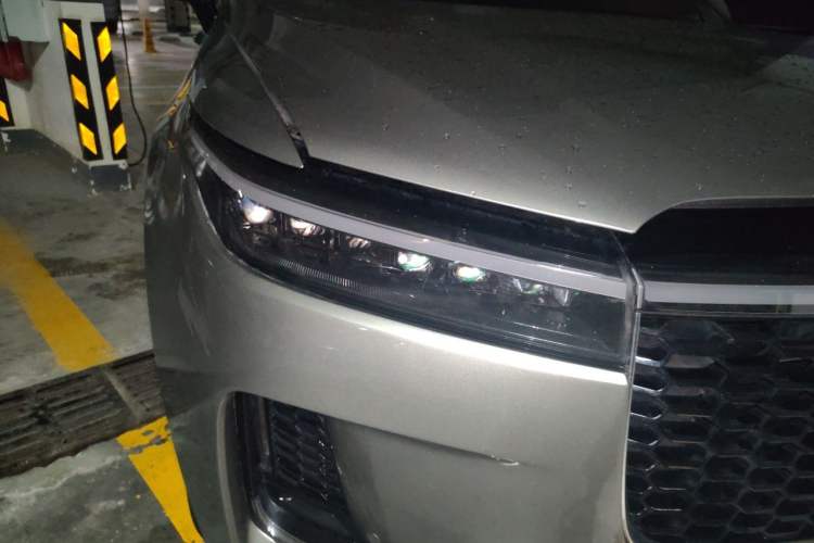 Used Li Auto ONE 2021 Extended-Range 6-Seater Version Right Front Headlight