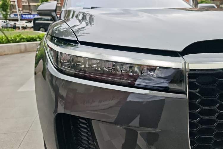 Used Li Auto ONE 2021 Extended-Range 6-Seater Version Right Front Headlight