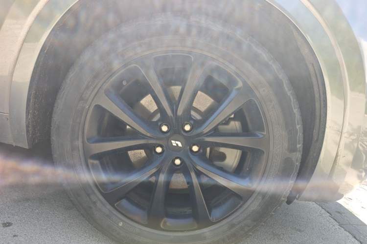 Used Li Auto ONE 2021 Extended-Range 6-Seater Version Right Front Wheel Hub