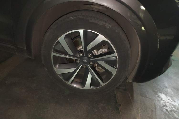 Used Li Auto ONE 2021 Extended-Range 6-Seater Version Right Front Wheel Hub