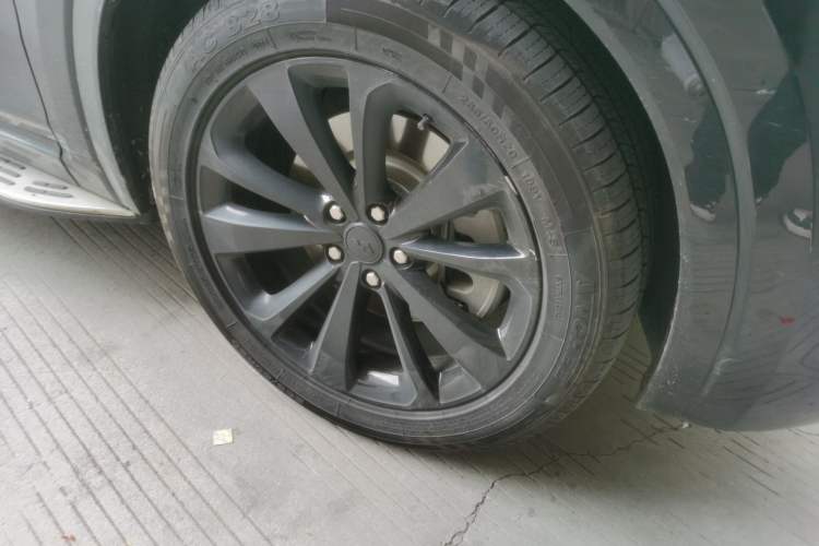 Used Li Auto ONE 2021 Extended-Range 6-Seater Version Right Front Wheel Hub
