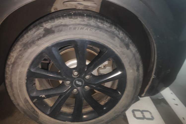 Used Li Auto ONE 2021 Extended-Range 6-Seater Version Right Front Wheel Hub