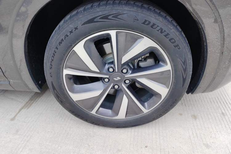 Used Li Auto ONE 2021 Extended-Range 6-Seater Version Right Front Wheel Hub