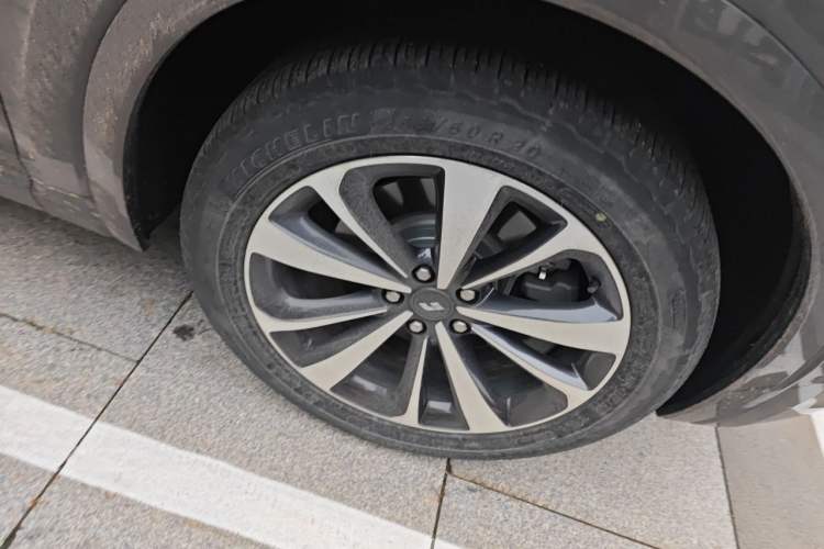 Used Li Auto ONE 2021 Extended-Range 6-Seater Version Right Front Wheel Hub