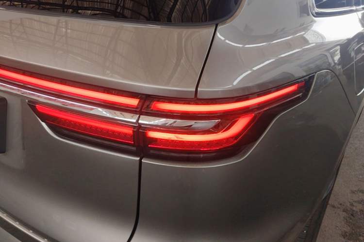 Used Li Auto ONE 2021 Extended-Range 6-Seater Version Right Rear Taillight