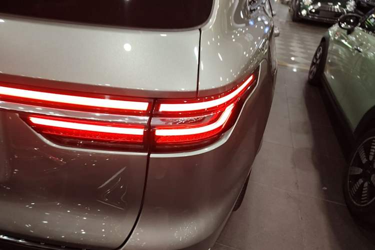 Used Li Auto ONE 2021 Extended-Range 6-Seater Version Right Rear Taillight