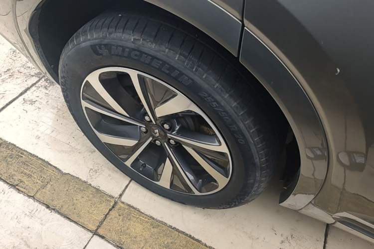 Used Li Auto ONE 2021 Extended-Range 6-Seater Version Right Rear Wheel Hub