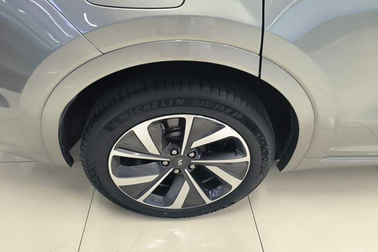 Used Li Auto ONE 2021 Extended-Range 6-Seater Version Right Rear Wheel Hub
