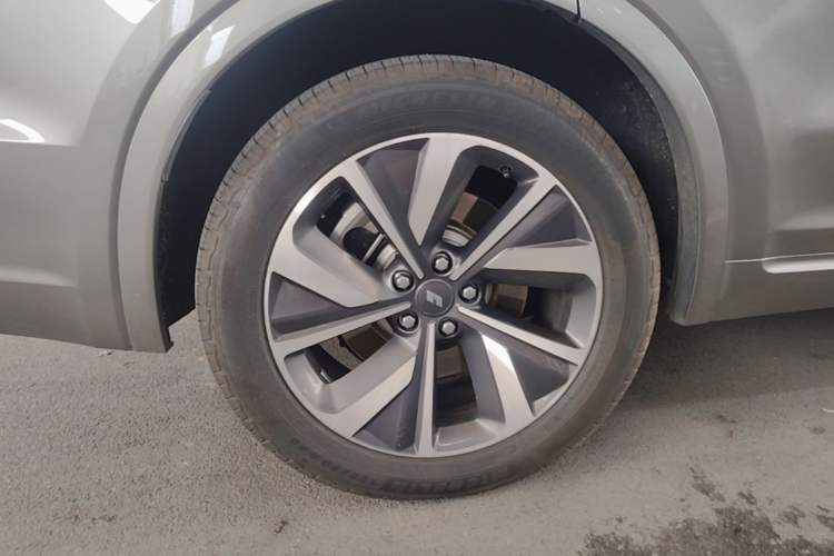 Used Li Auto ONE 2021 Extended-Range 6-Seater Version Right Rear Wheel Hub